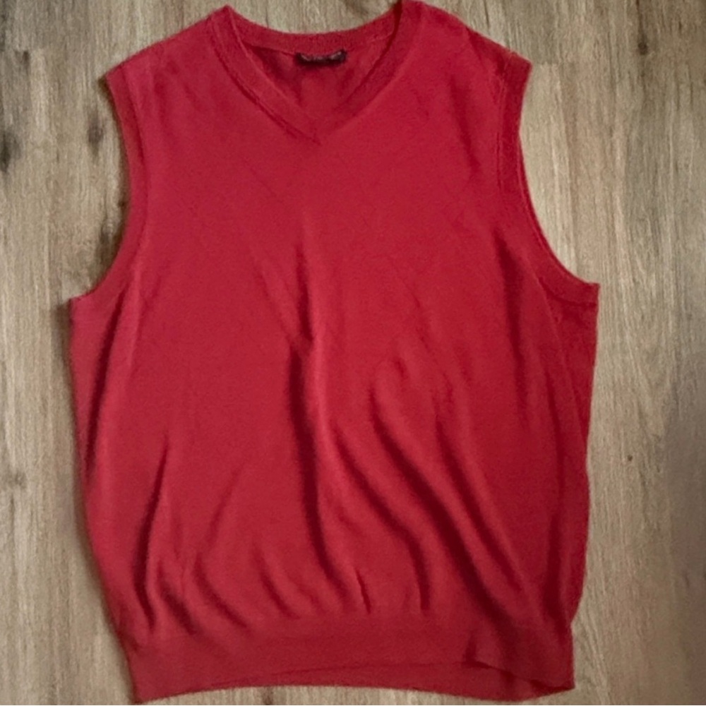 Men's Roundtree & Yorke Classic Red V-Neck Vest - Size L